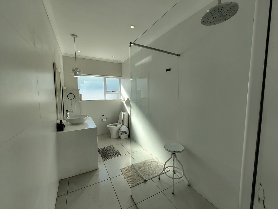 To Let 3 Bedroom Property for Rent in Stilbaai Wes Western Cape